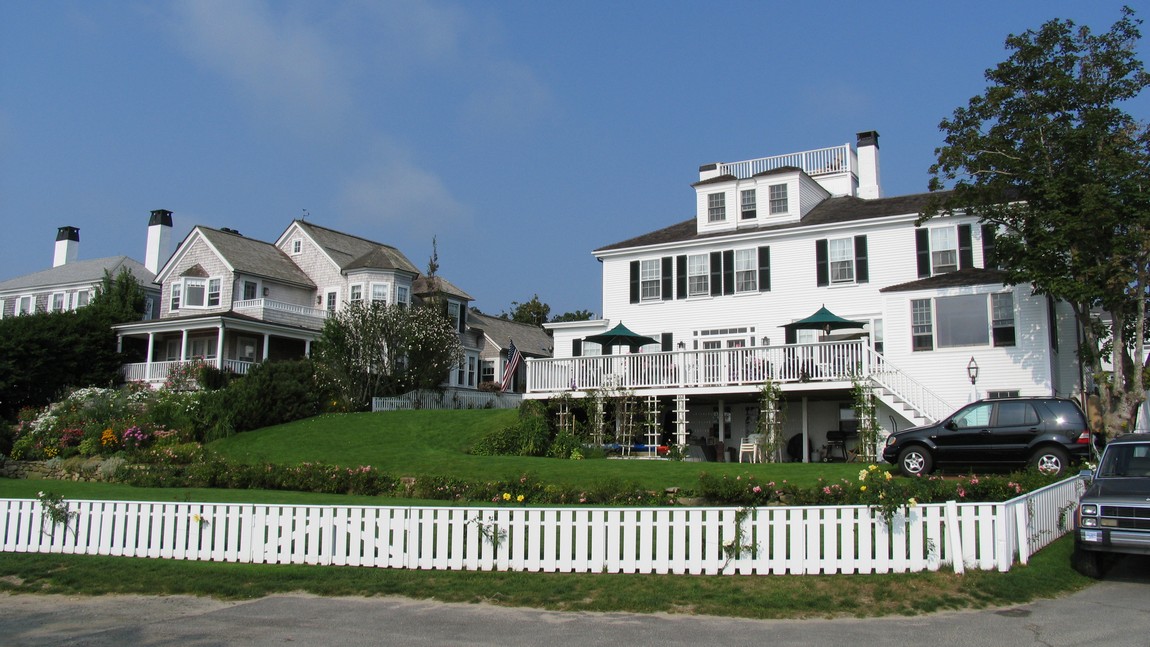 All houses are white or gray