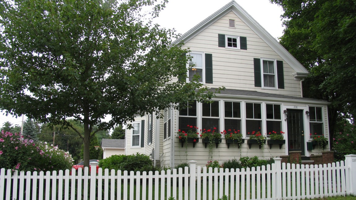 New England style house