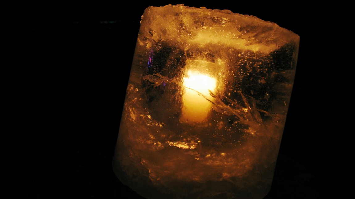 Candle holder
