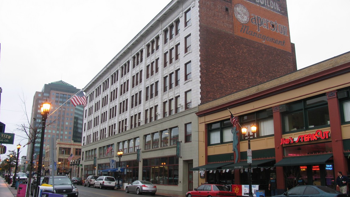 West Chippewa Street