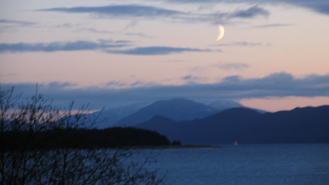 Moon setting