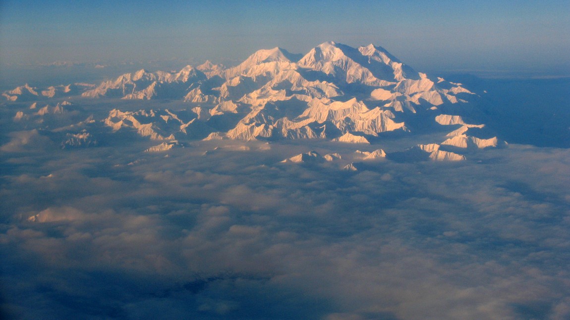 Side view of Mount McKinley
