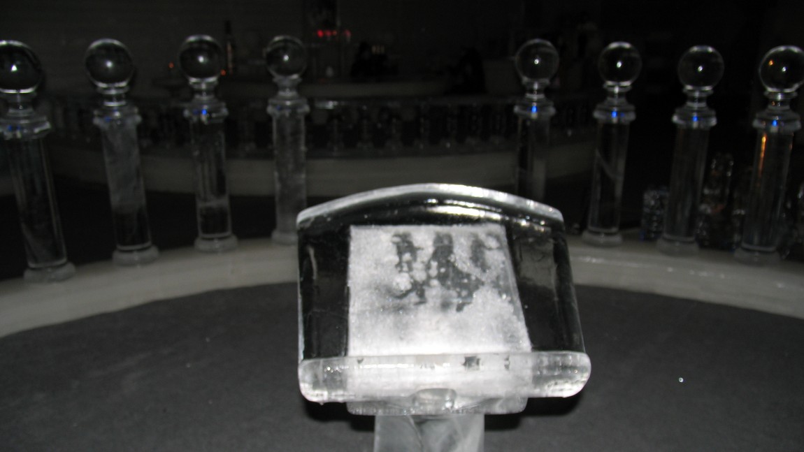 Speaking podium