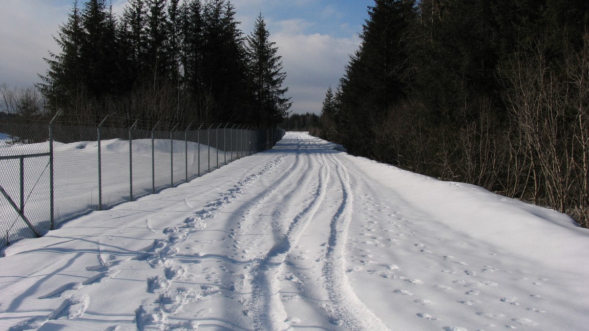 Airport end of the trail