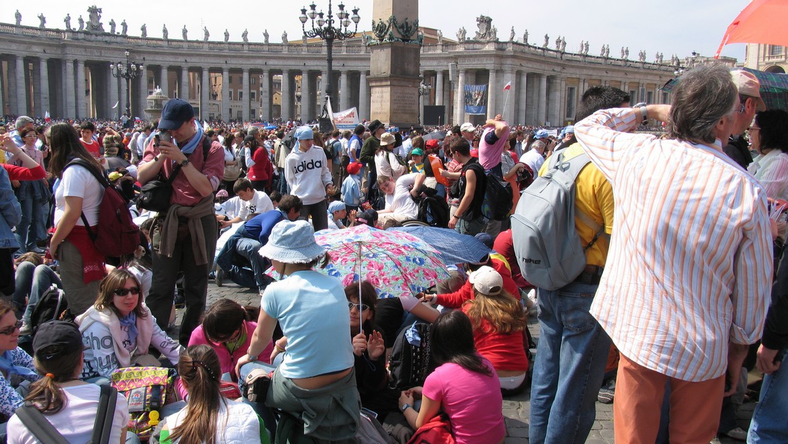 Crowds in Saint Peter's Square