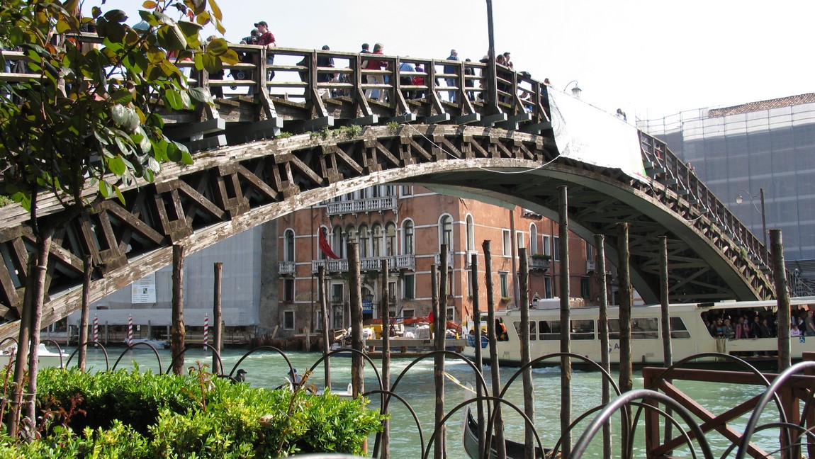 Bridge not made of marble