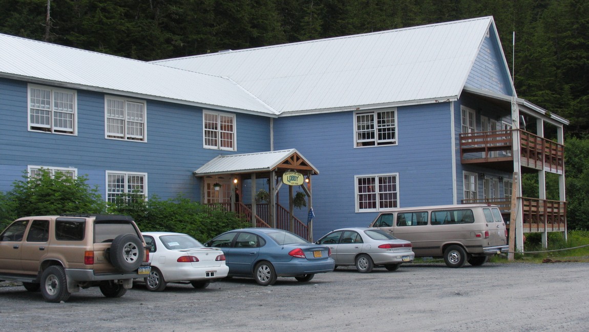 Orca Adventure Lodge