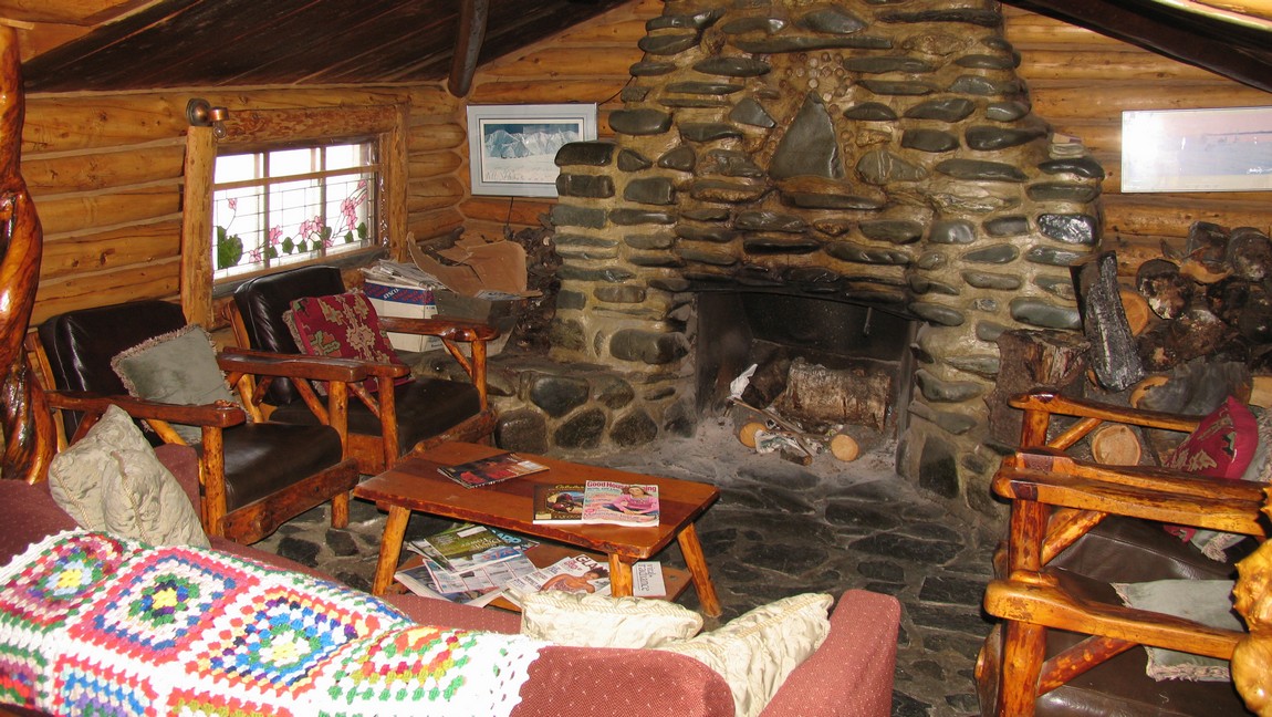 Inside the Mendeltna Creek Lodge