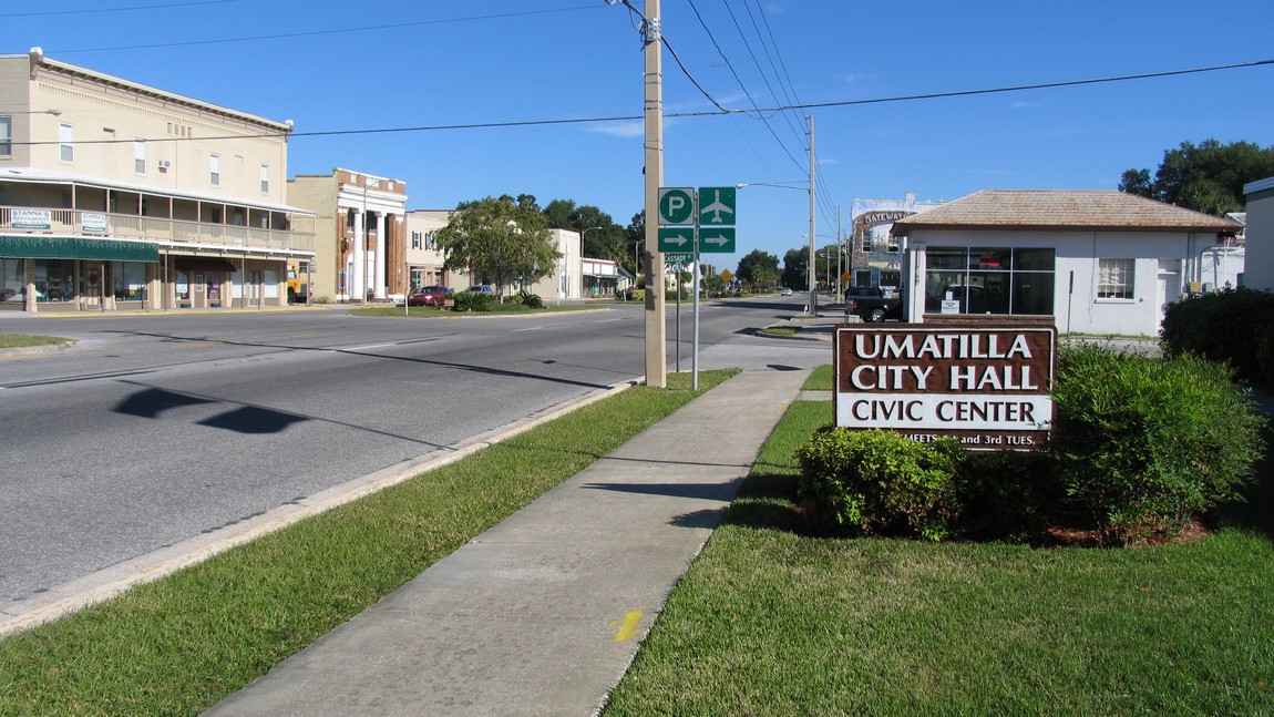 Walking around Umatilla