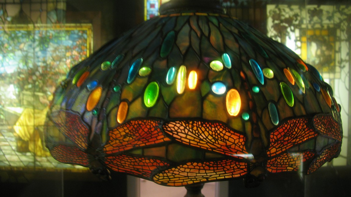 Tiffany dragonfly lamp