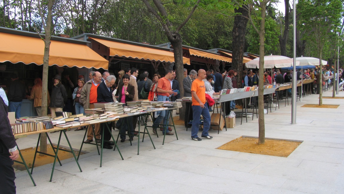 Open air bookstore near the Prado Museum