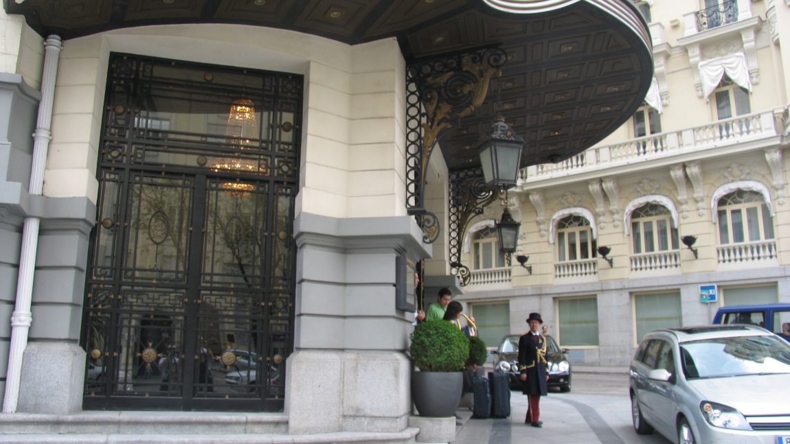 Entrance to the Palace Hotel