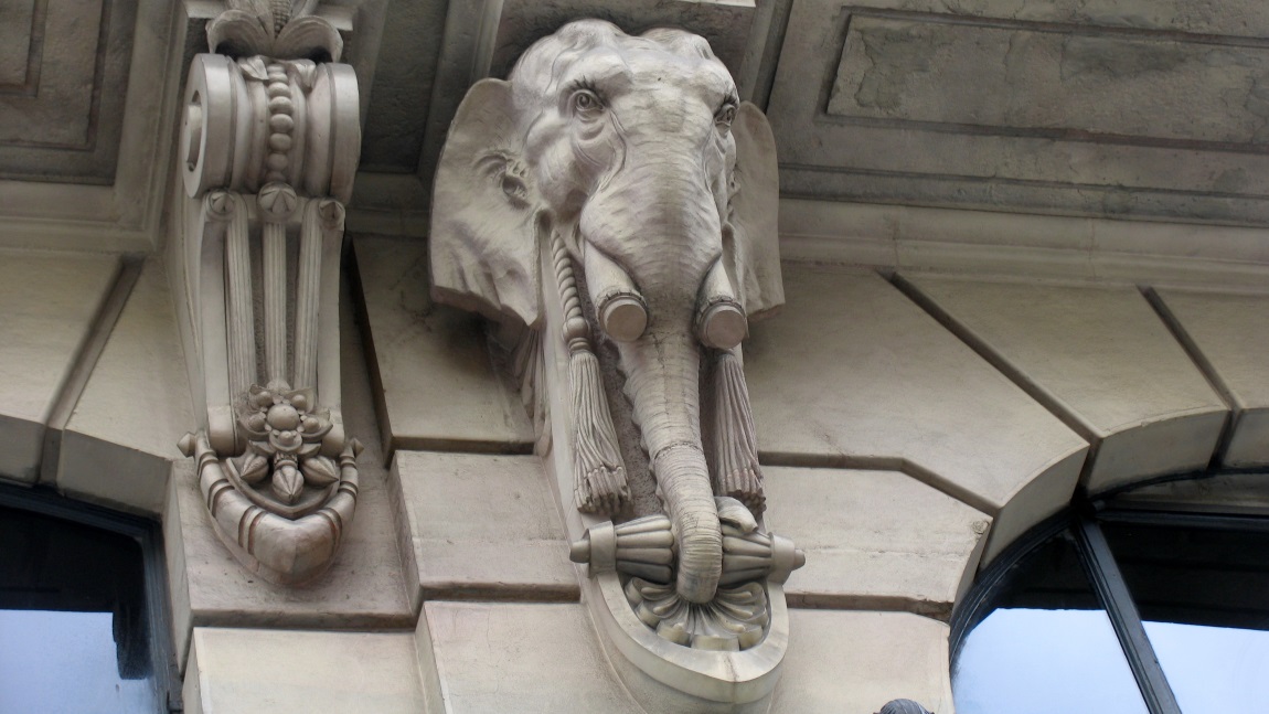 Banco Espanol de Credito building