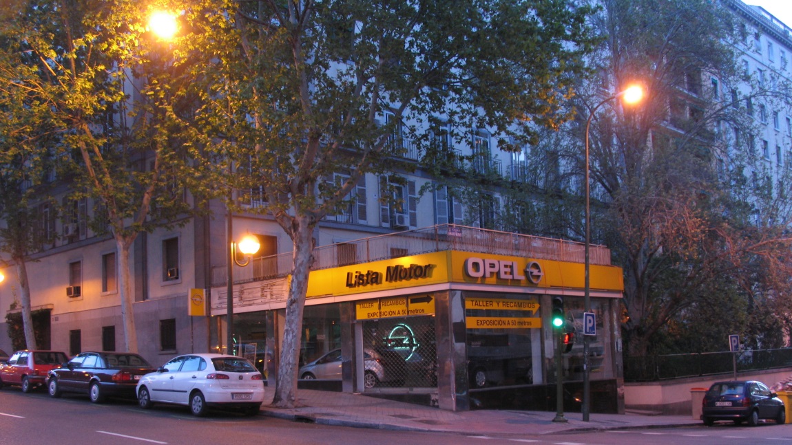 Opel dealership on Ave. de Menndez Pelayo