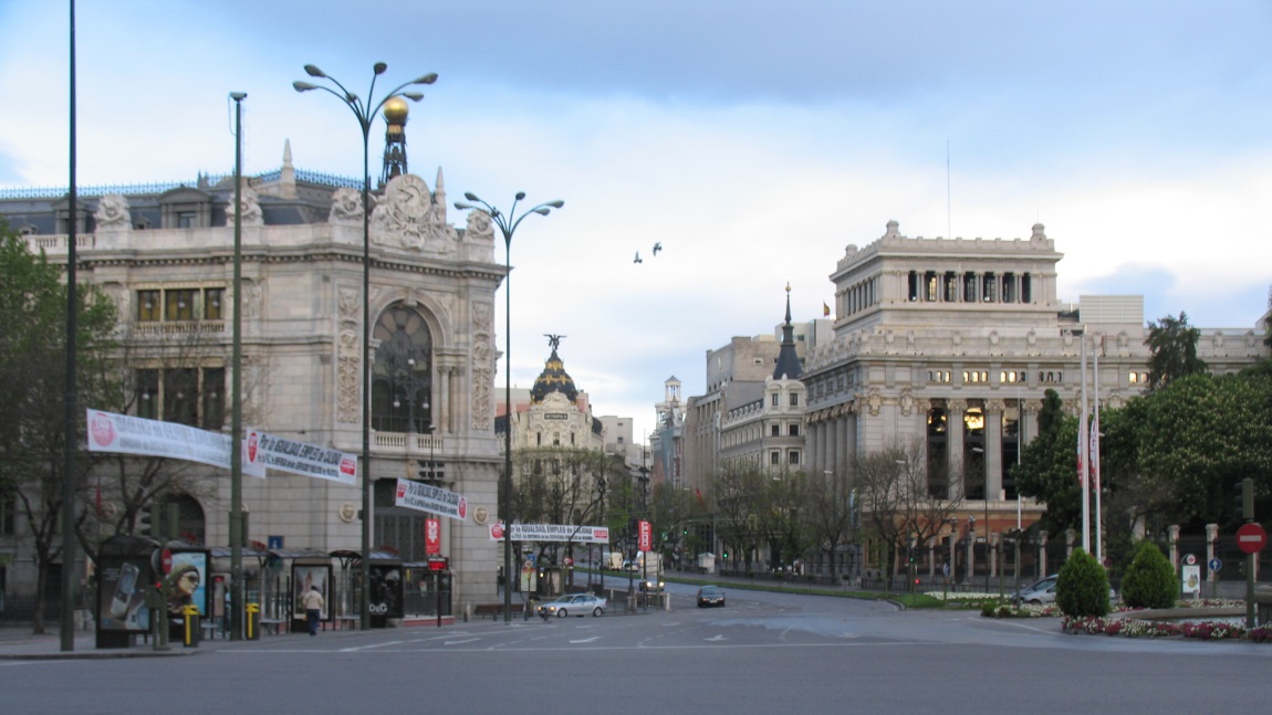 Near the Fuente de Cibeles looking West