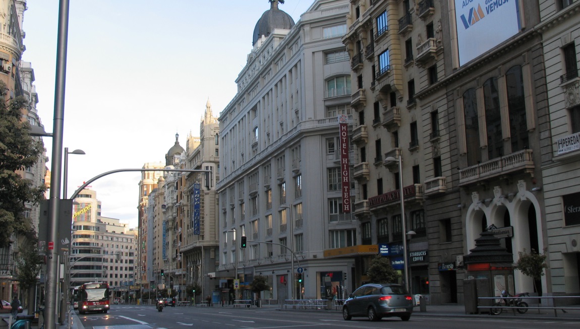 Walking West on Calle Gran Via