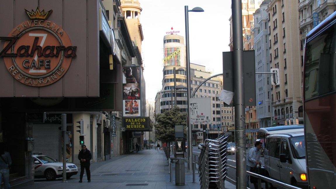 Walking West on Calle Gran Via