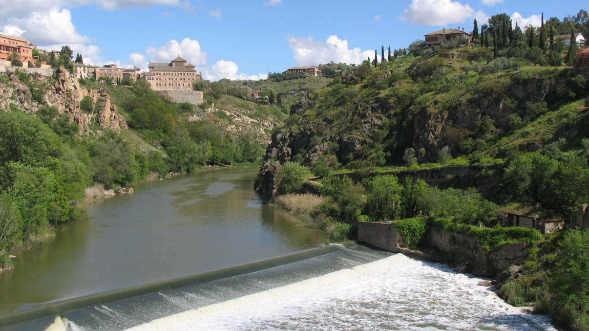 Looking South up the Tagus River from San Martin's Bridge