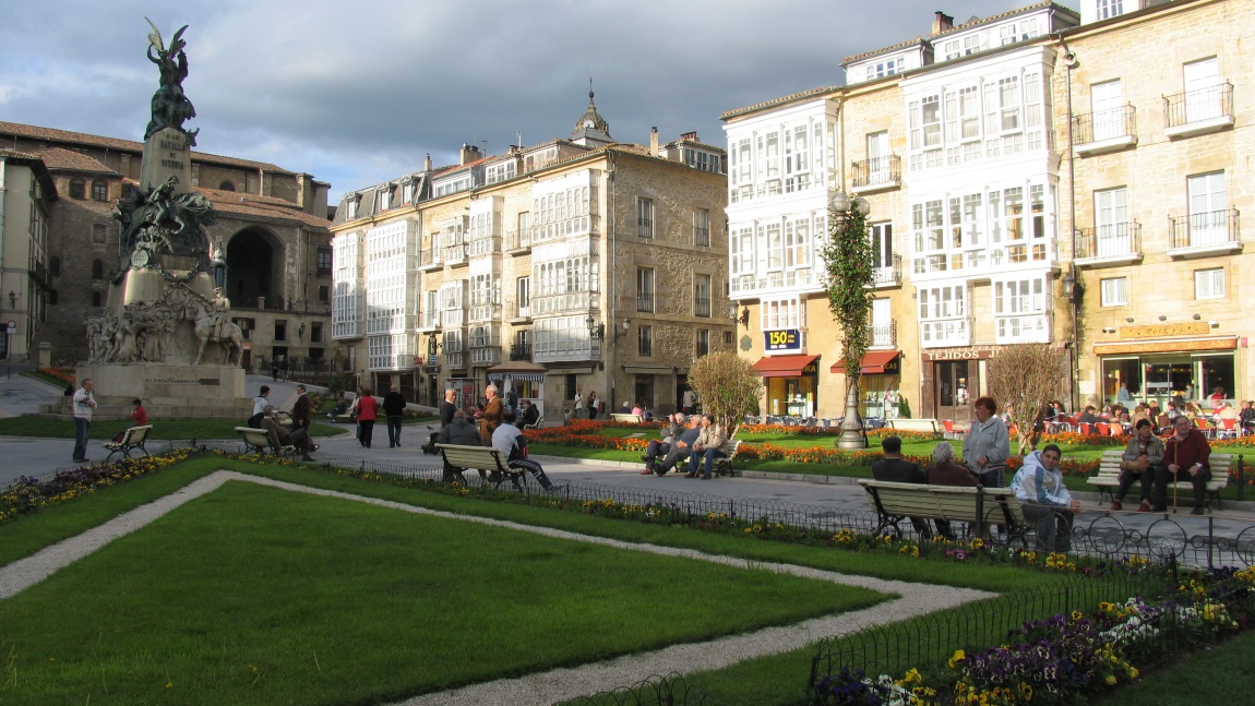 Plaza de la Virgen Blanca