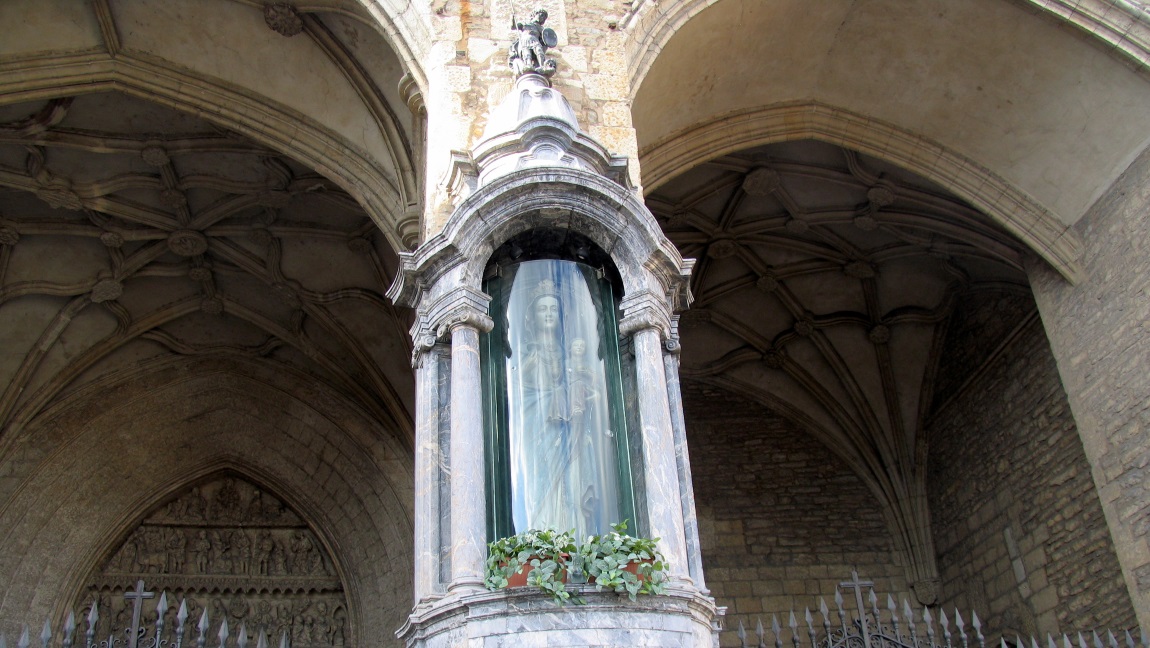 Plaza de la Virgen Blanca