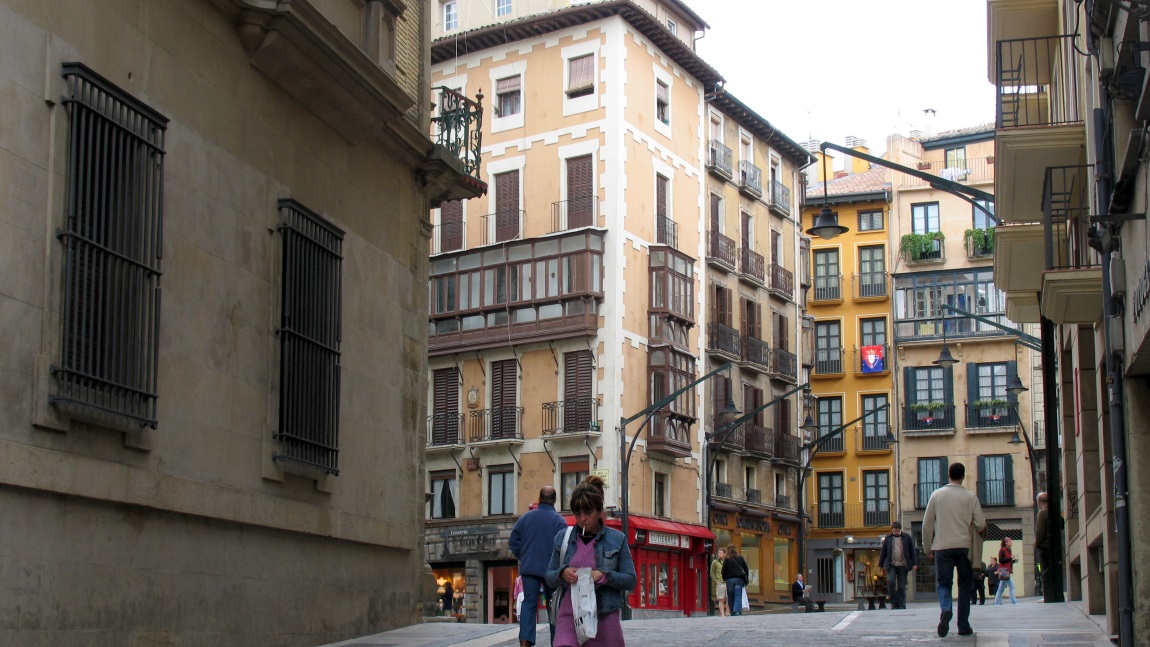 Walking on Calle San Saturnino