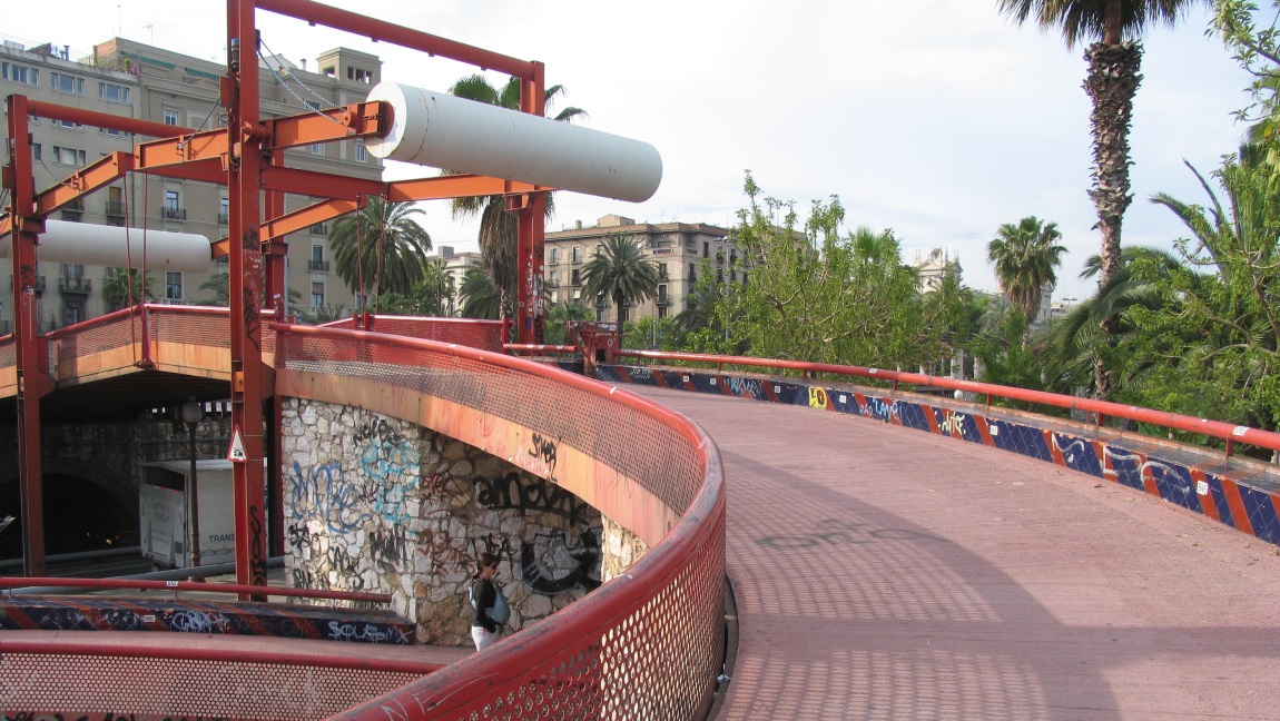 Elevated pedestrian street crossing