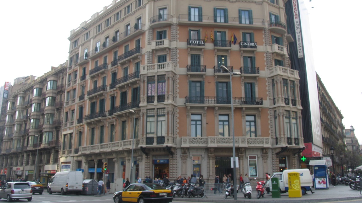 Hotel Ginebra from Plaa de Catalunya