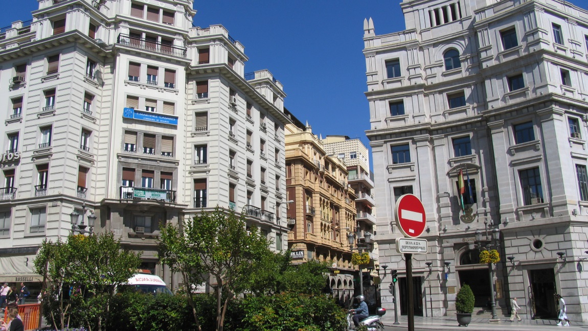 Looking toward Calle ngel Ganivet
