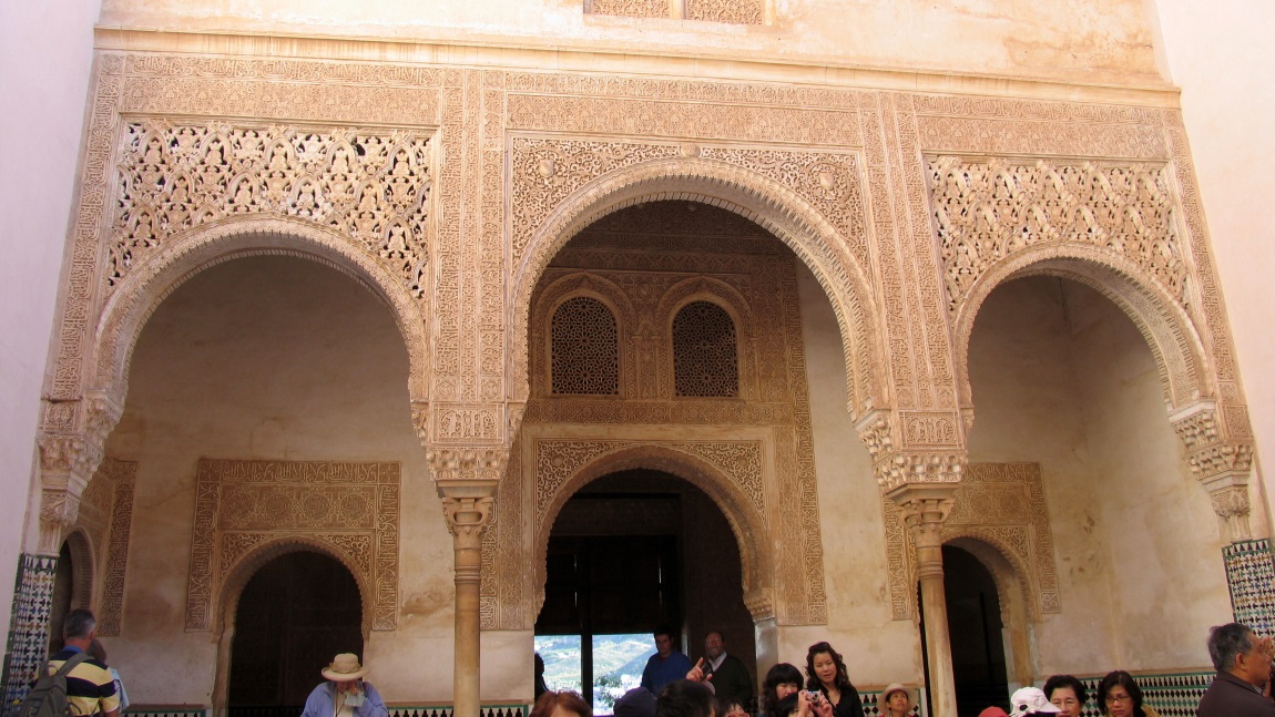 Exploring La Alhambra