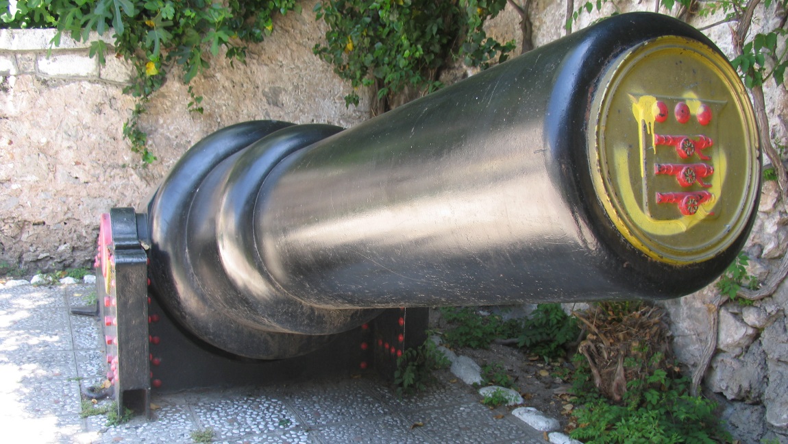 Canon next to Referendum Gate