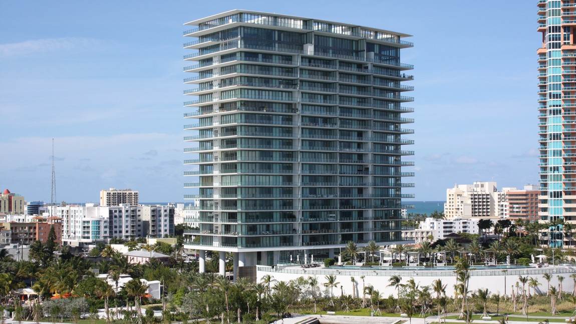 Apogee Condominiums