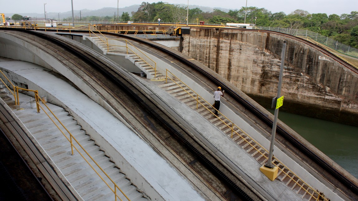 Heading into the second Gatun Lock
