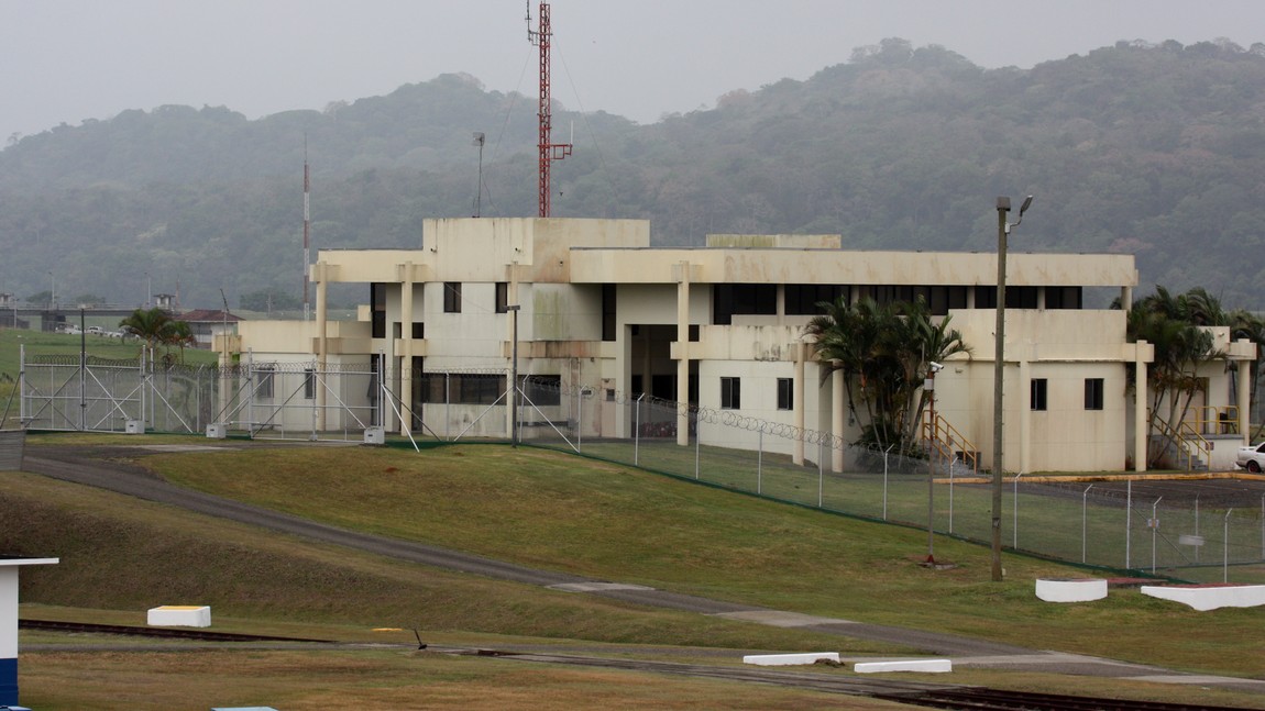 Cuartel De Bomberos De Gatn Oeste office