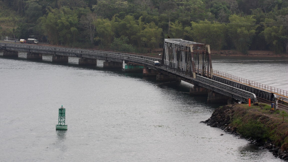 Rail bridge over the Chagres River