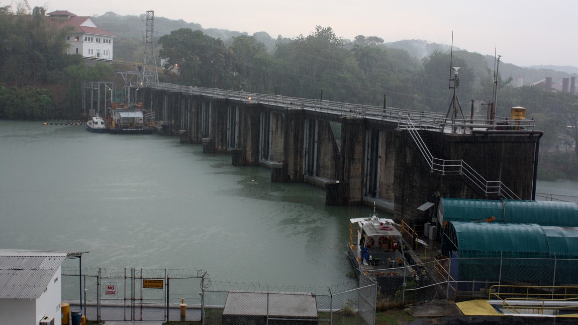 Planta Termoelctrica hydroelectric dam