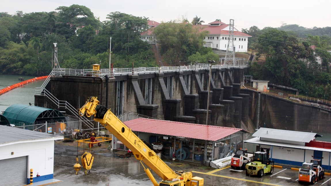 Planta Termoelctrica hydroelectric dam