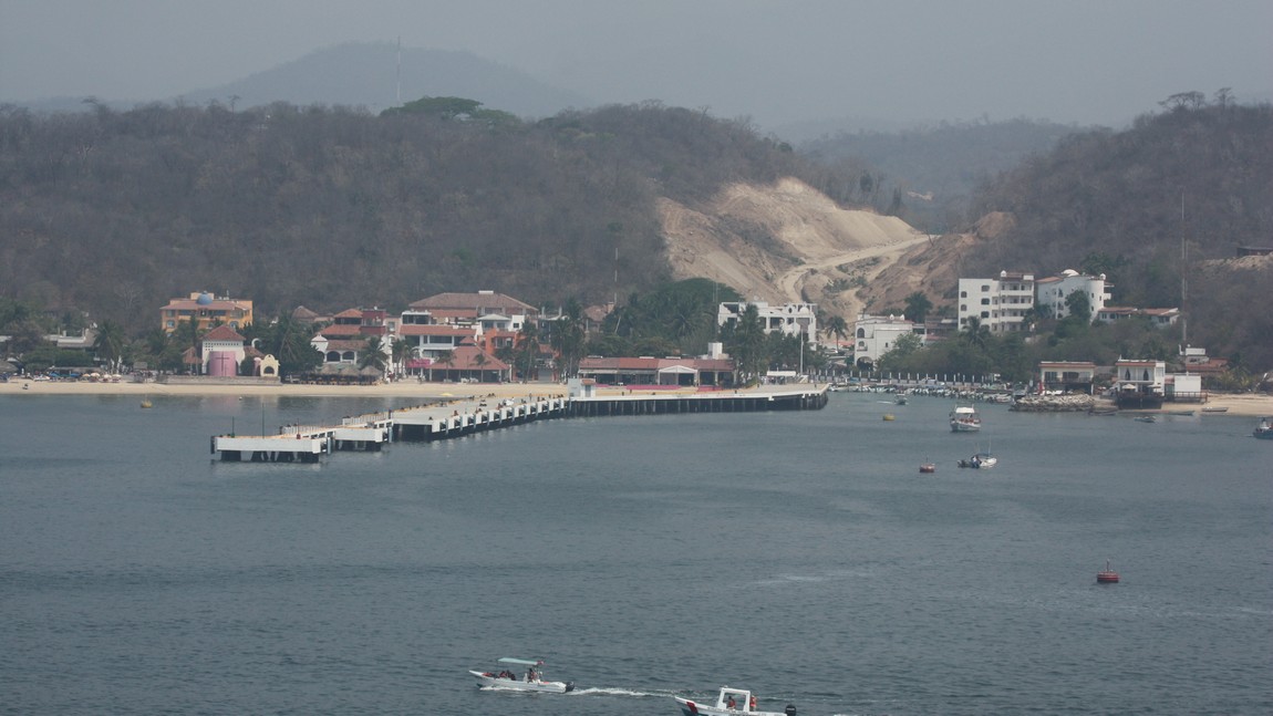 Cruise ship port