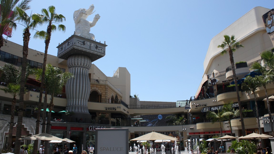 Hollywood and Highland shopping mall