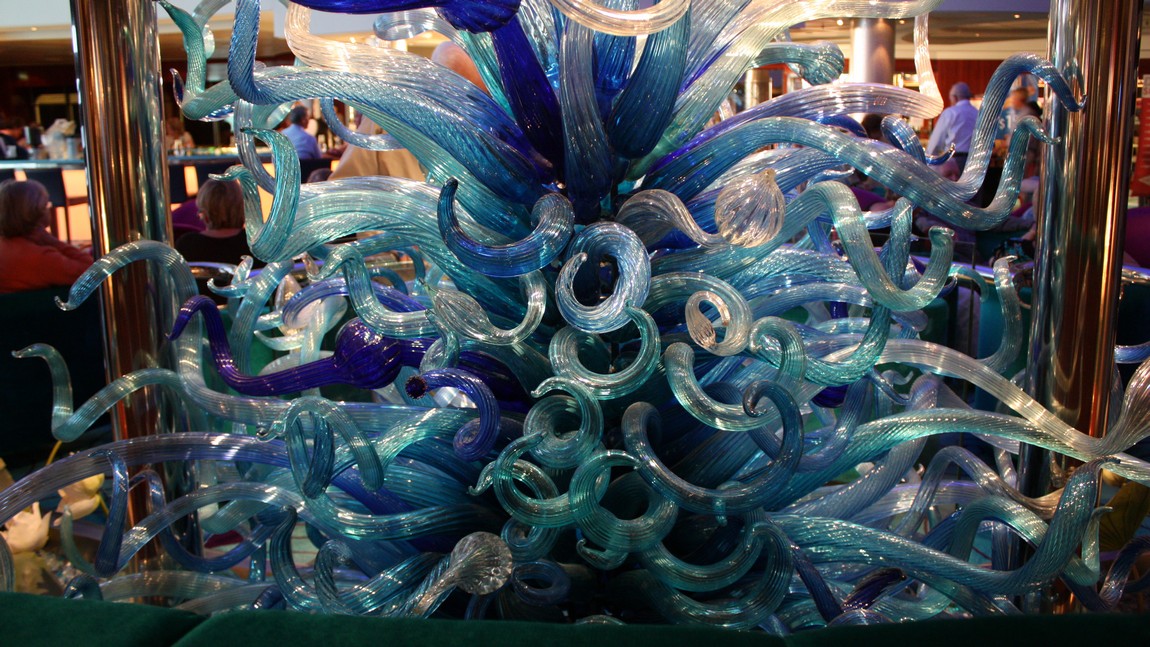 Chihuly glass sculpture