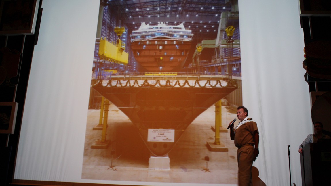 Slide show about the Norwegian Pearl