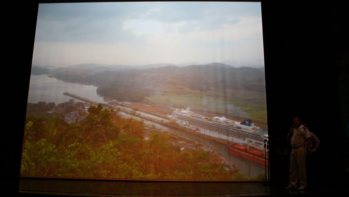 Norwegian Pearl in Miraflores Locks