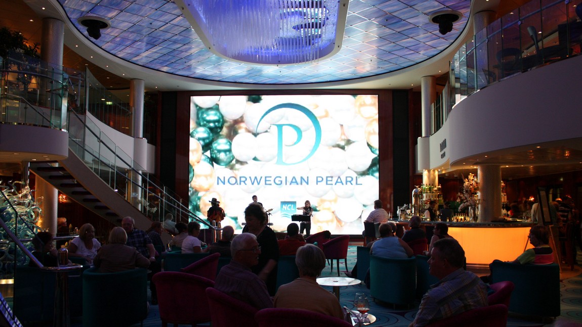 Live music in the atrium