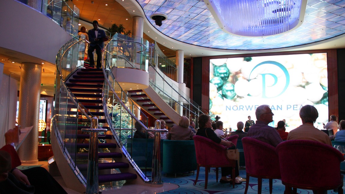 Live music in the atrium