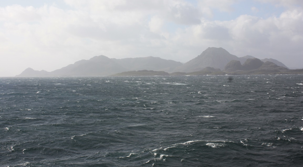 Between Isla Wellington and Archipelago Madre De Dios