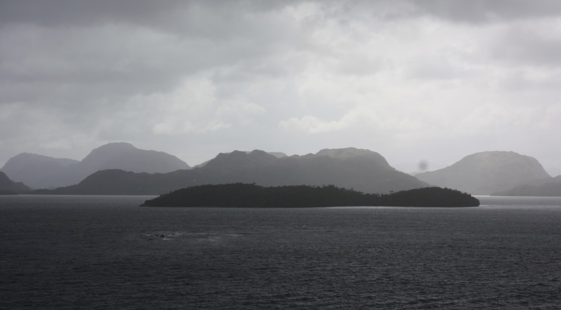 Heading West toward Isla Hanover