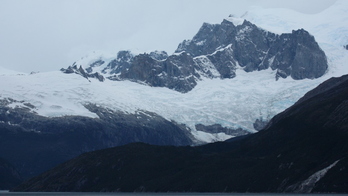 Between Romanche and Alemania Glaciers