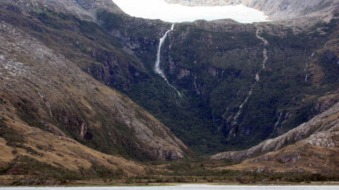 Waterfall near Alemania Glacier