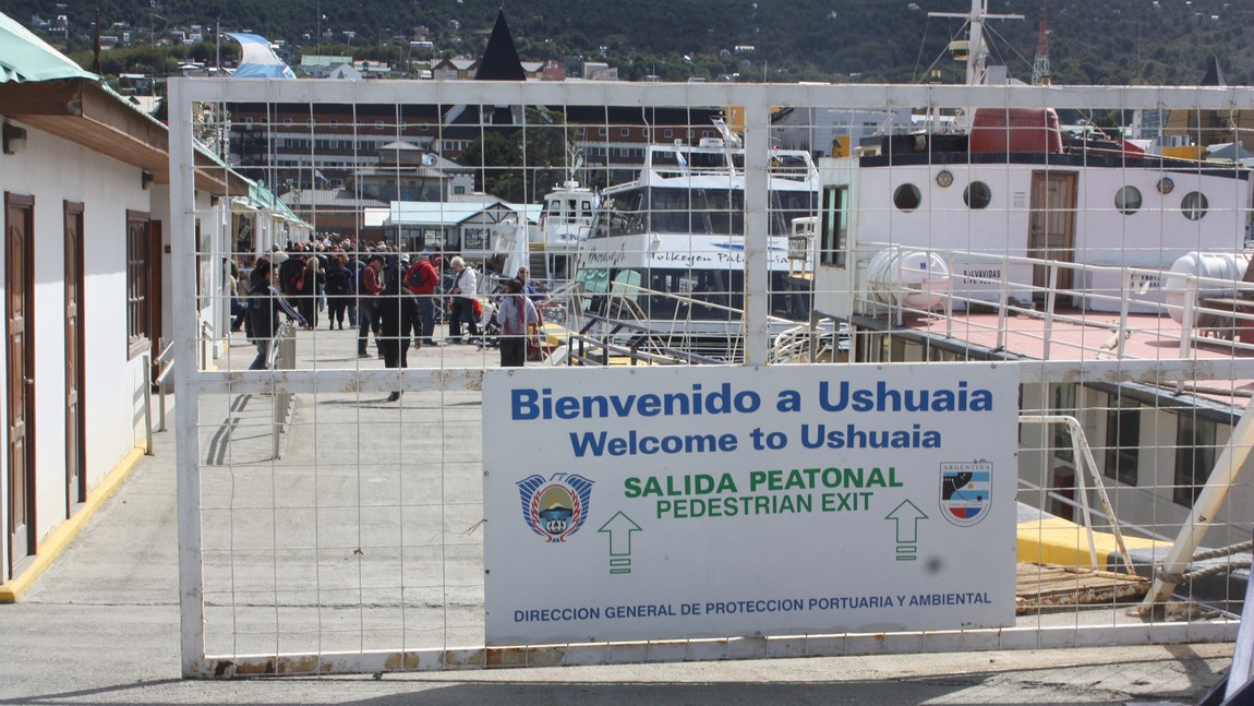 Cruise ship terminal