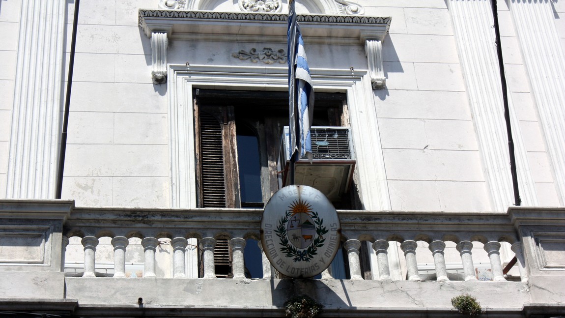 Nice medallion