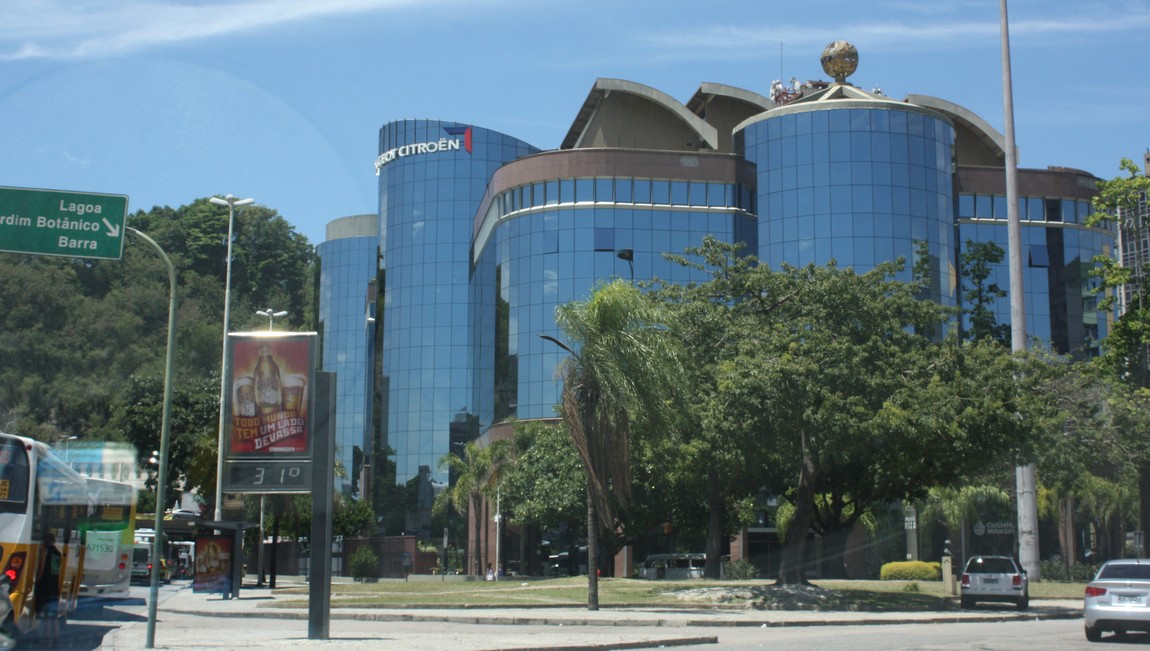 Peugeot Citron car dealership